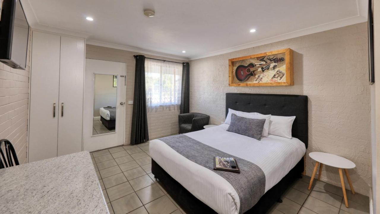 Country Leisure Motor Inn Даббо Экстерьер фото