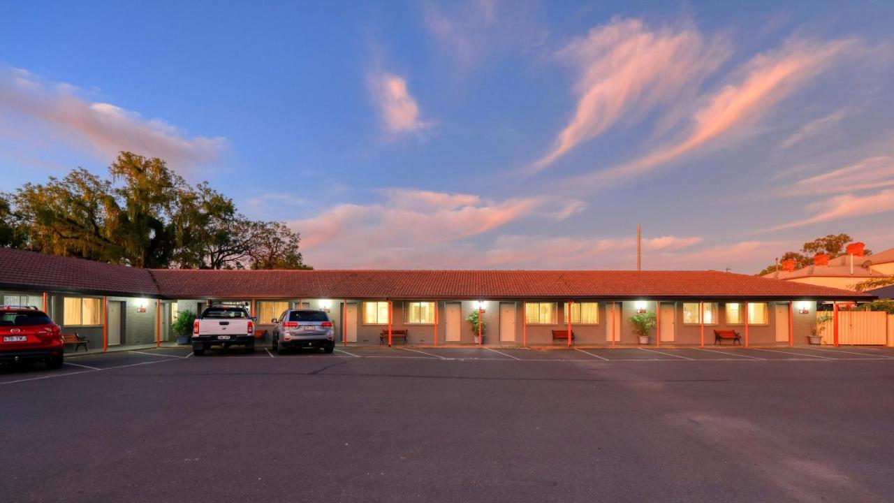 Country Leisure Motor Inn Даббо Экстерьер фото