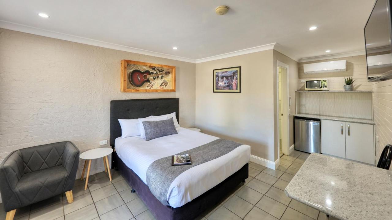 Country Leisure Motor Inn Даббо Экстерьер фото
