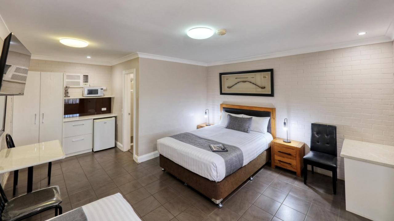 Country Leisure Motor Inn Даббо Экстерьер фото