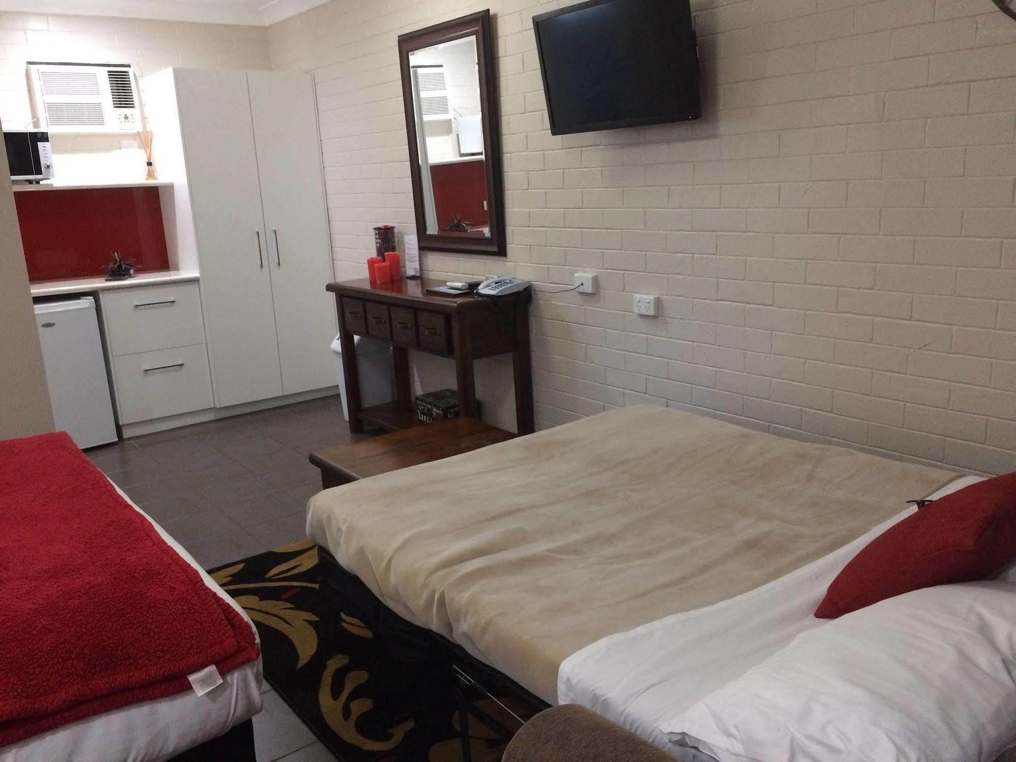 Country Leisure Motor Inn Даббо Экстерьер фото